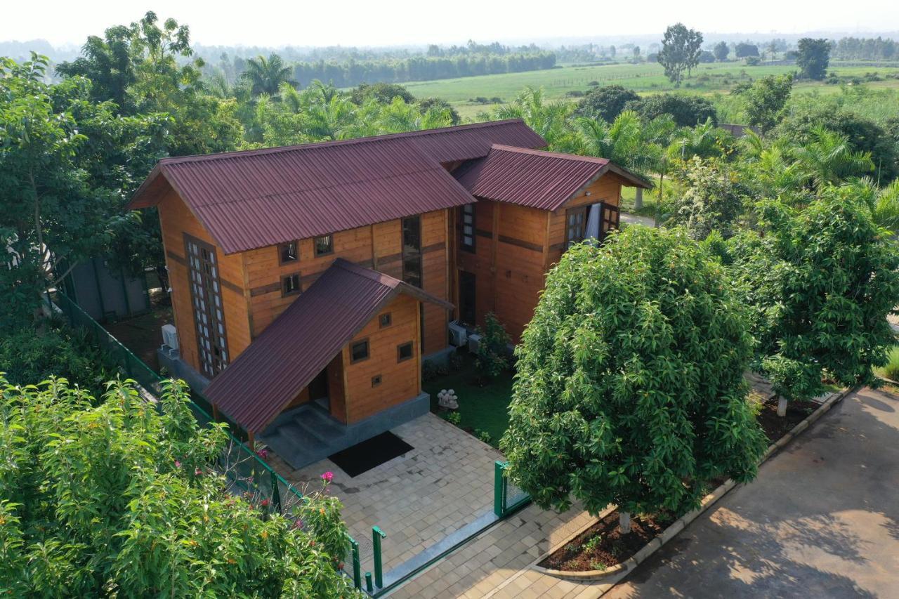 The Pine Loft Villa Bangalore Buitenkant foto